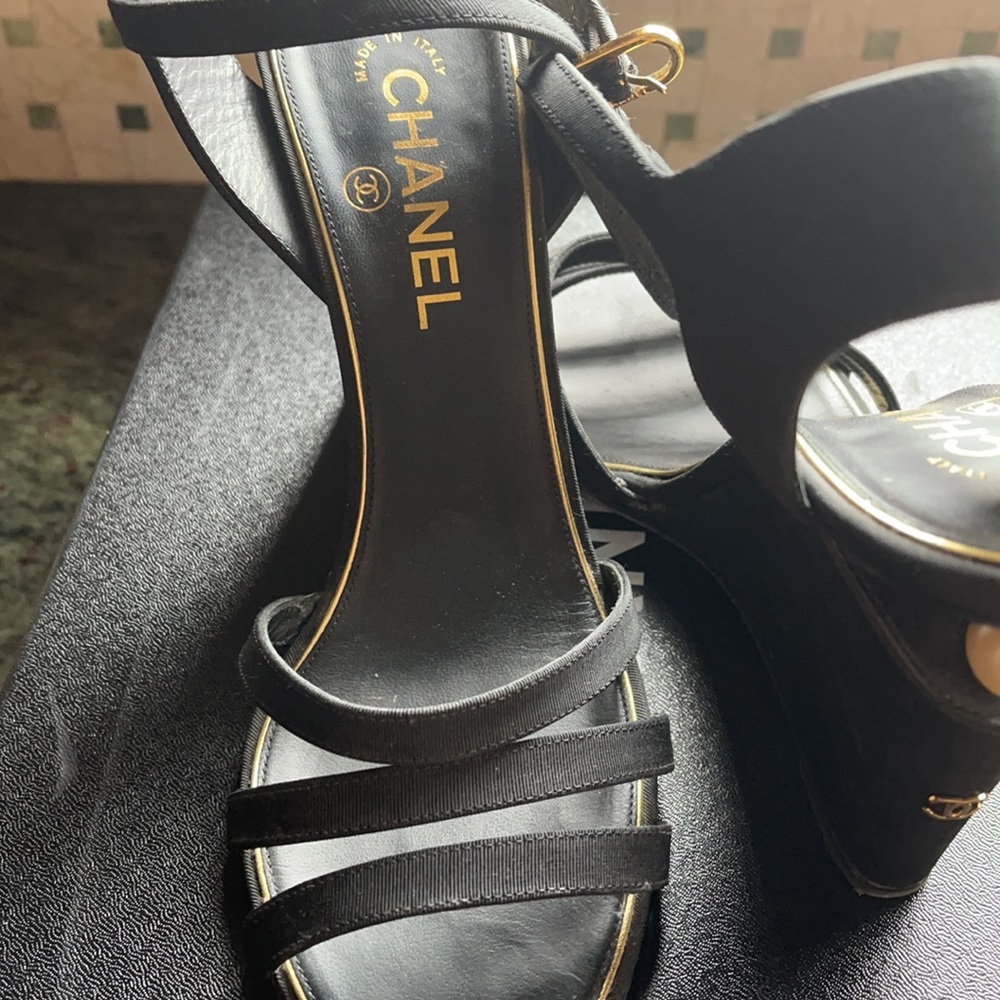 Chanel shoes worn great condition - Picture 4 of 7